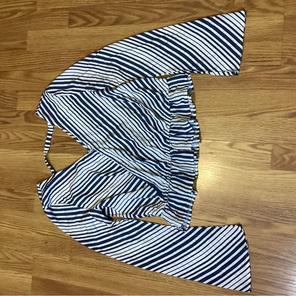 Women’s blouse size medium brand Express long sleeve - Picture 7 of 8